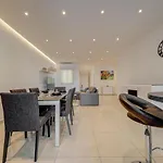 St Julians 3br Sleeps 6 And Stylish Case de vacanță *