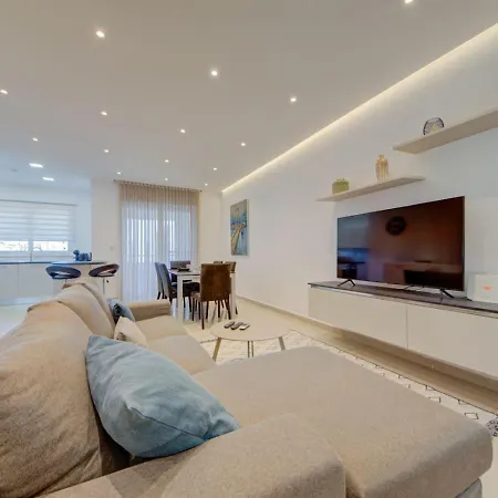 St Julians 3br Sleeps 6 And Stylish Holiday home