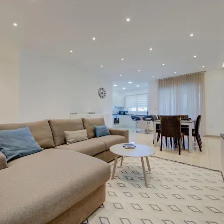 St Julians 3br Sleeps 6 And Stylish *