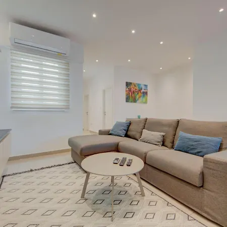 Holiday home St Julians 3br Sleeps 6 And Stylish Saint Julian's