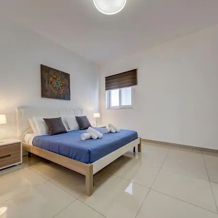 Holiday home St Julians 3br Sleeps 6 And Stylish Saint Julian's