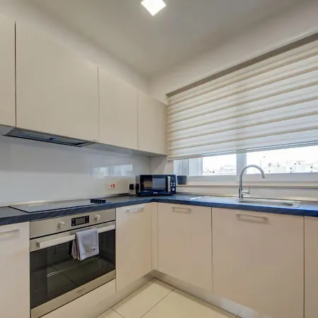 St Julians 3br Sleeps 6 And Stylish