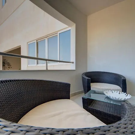 St Julians 3br Sleeps 6 And Stylish Holiday home Saint Julian's