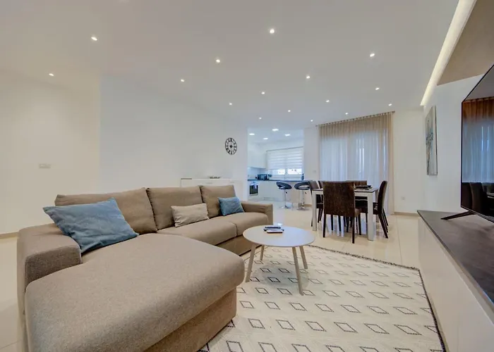 St Julians 3br Sleeps 6 And Stylish *