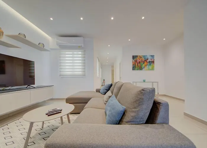 St Julians 3br Sleeps 6 And Stylish * San Ġiljan