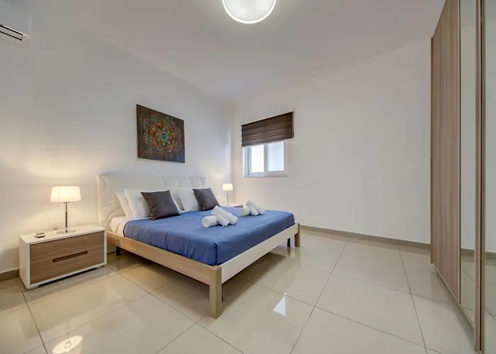 Ferienhaus St Julians 3br Sleeps 6 And Stylish San Ġiljan