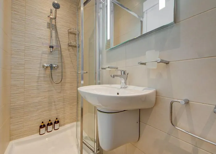 St Julians 3br Sleeps 6 And Stylish