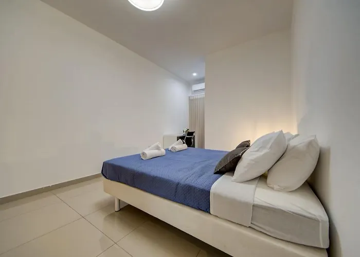 St Julians 3br Sleeps 6 And Stylish San Ġiljan