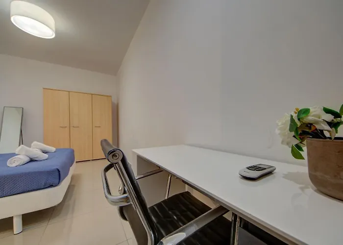 St Julians 3br Sleeps 6 And Stylish San Ġiljan