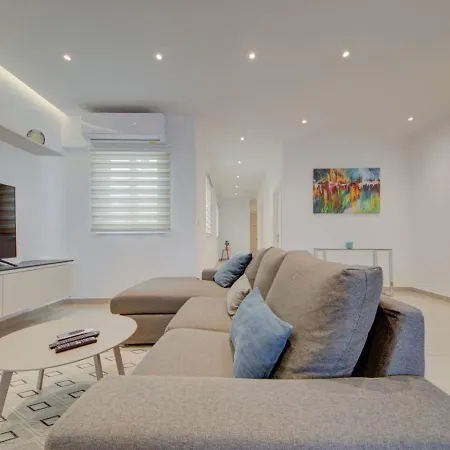 St Julians 3br Sleeps 6 And Stylish * Saint Julian's