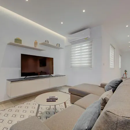 St Julians 3br Sleeps 6 And Stylish * San Ġiljan