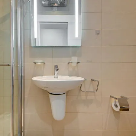 St Julians 3br Sleeps 6 And Stylish * Сент Джулианс