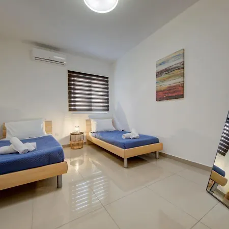 Ferienhaus St Julians 3br Sleeps 6 And Stylish San Ġiljan