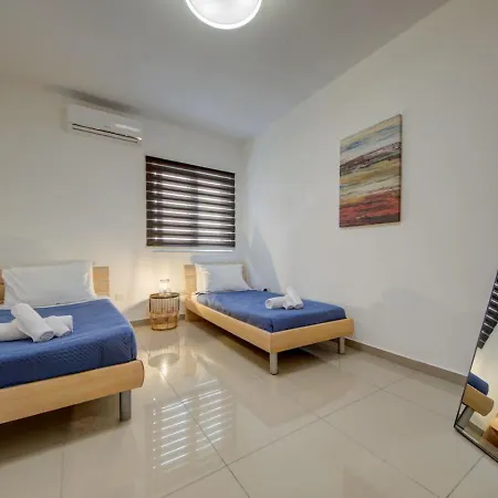 St Julians 3br Sleeps 6 And Stylish Nyaraló *