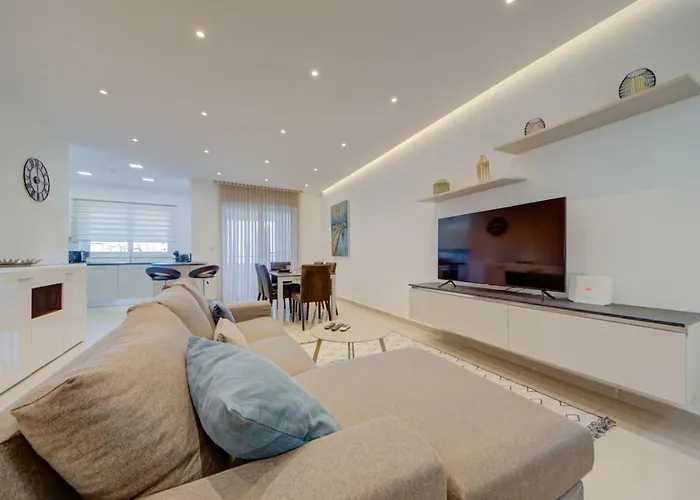 St Julians 3br Sleeps 6 And Stylish Nyaraló