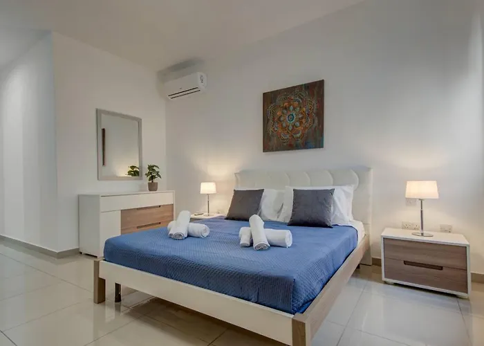 St Julians 3br Sleeps 6 And Stylish 度假居