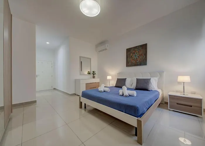 St Julians 3br Sleeps 6 And Stylish Nyaraló San Ġiljan