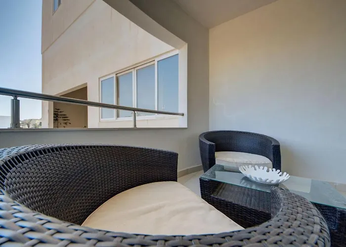 St Julians 3br Sleeps 6 And Stylish 度假居 Saint Julian's