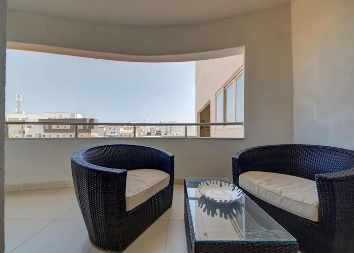 St Julians 3br Sleeps 6 And Stylish San Ġiljan