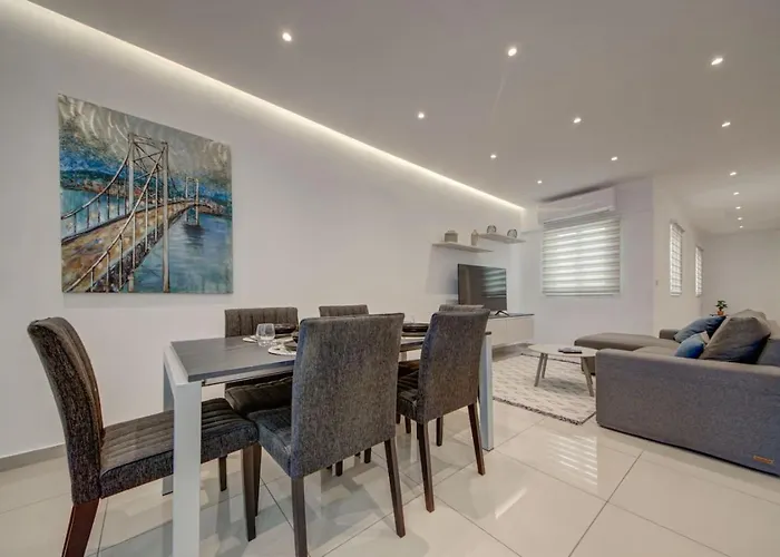 St Julians 3br Sleeps 6 And Stylish * Saint Julian's