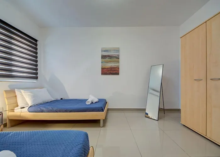 St Julians 3br Sleeps 6 And Stylish Tatil Evi