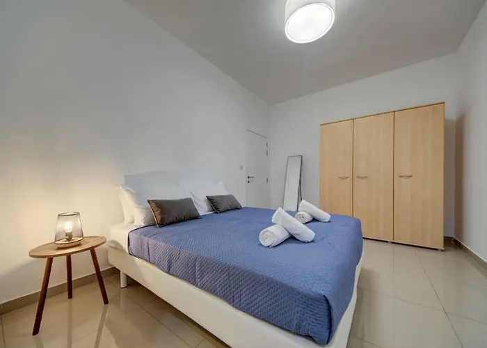 St Julians 3br Sleeps 6 And Stylish Tatil Evi *