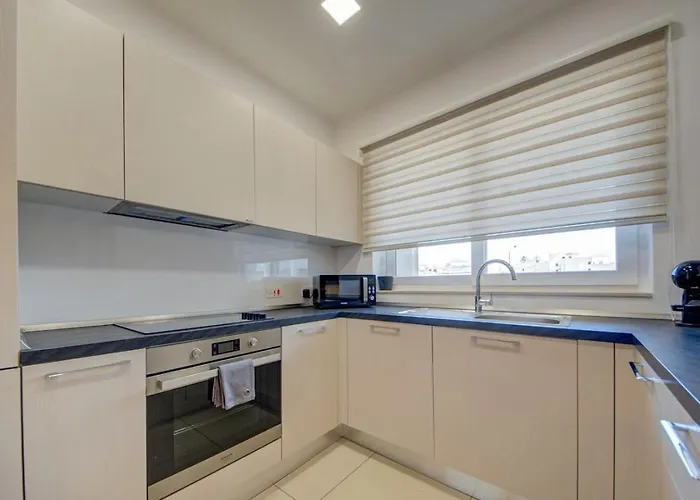 St Julians 3br Sleeps 6 And Stylish